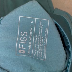 Figs scrub pants. Never worn